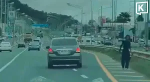 Video shows man throwing rocks at passing cars on Phuket bypass road