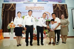Sixteen disabled students receive Phuket scholarships
