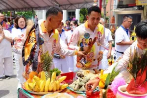 Kusoldharm Phuket honours Te Krajard tradition with 3,000 food sets