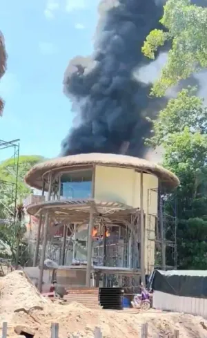 Roof fire breaks out at Cherng Talay construction site