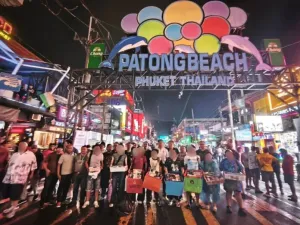 Phuket officials seize illegal e-cigarettes in Bangla Road sweep