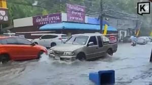 Heavy rain floods Phuket streets and disrupts Vegetarian Festival food event