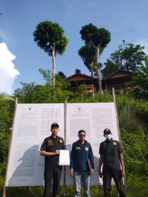 Fresh demolition notices posted for structures at Freedom Beach
