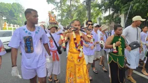 Samkong Shrine deity procession draws crowds in Phuket Town