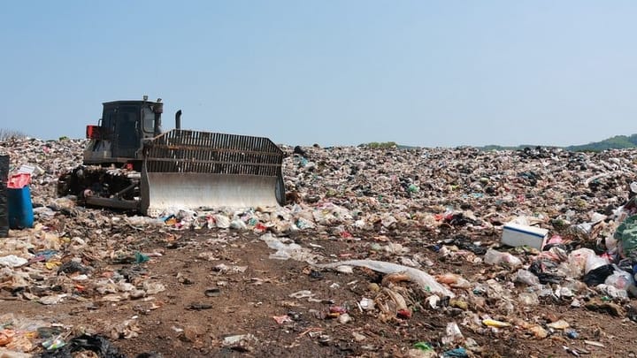 Phuket to bar non-compliant garbage trucks from landfill