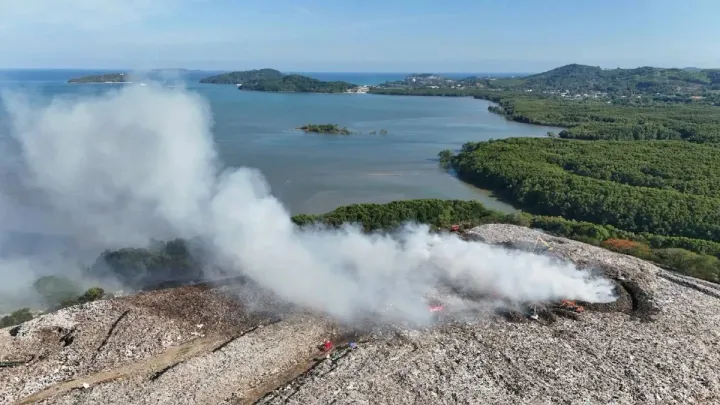 Général : Mise à jour sur la situation de l'incendie de la décharge de Phuket — Fumée toxique en expansion, 80 % de l'incendie maîtrisé (12 avril 2026 | 19:36)