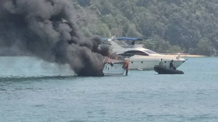 Tour guide confirmed dead in tour boat fire