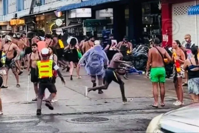 Власти Phuket ужесточают контроль за рискованным поведением туристов во время Songkran
