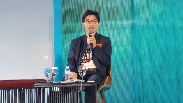 Un député du Parti du Peuple demande si le gouvernement va permettre que des incendies de décharges se produisent chaque année ainsi.