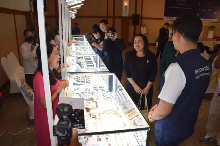 商务部启动宝石巡展以促进Phuket及其他地区的灵性市场