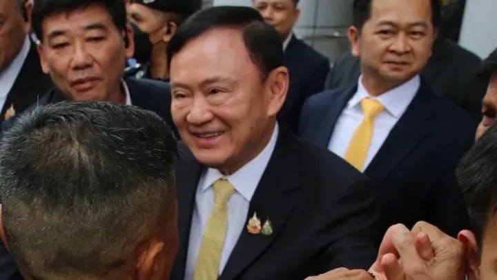 Thaksin获准假释，将于5月11日获释