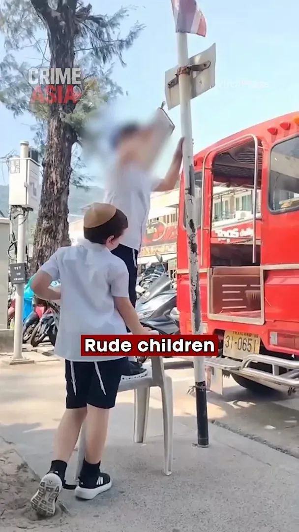 Video shows boys trying to pull down Thai flag in Phuket