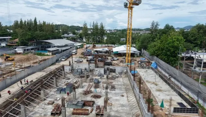 Traffic warning issued as 100 cement trucks head to Phuket cancer centre site