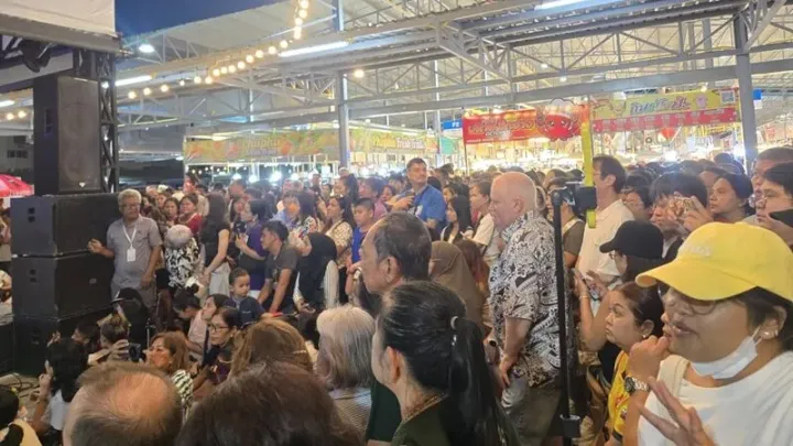 Crowds pack Phuket market to watch Nene busk after AGT breakthrough
