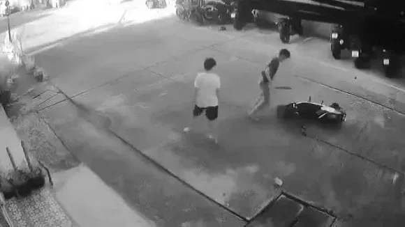 Kathu police hunt three suspects after four motorcycles slashed