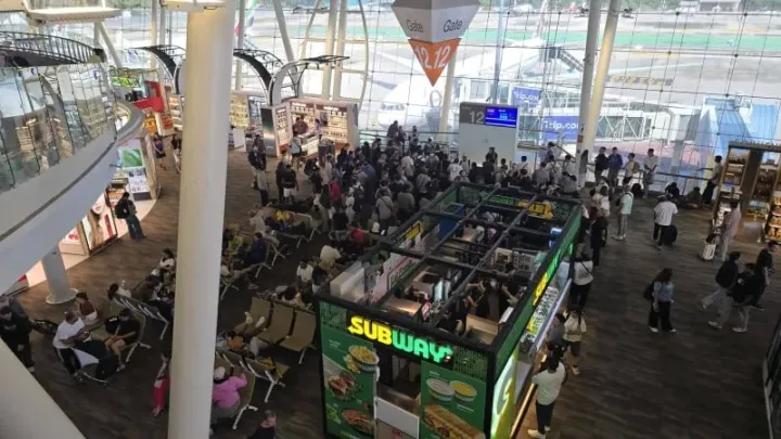 Phuket airport expansion plans reviewed as MPs inspect facilities