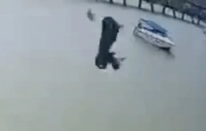 Motorbike plunges into Chalong Bay after throttle reportedly sticks