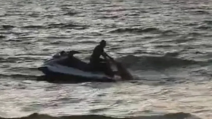 Two tourists rescued from difficulty at Patong Beach
