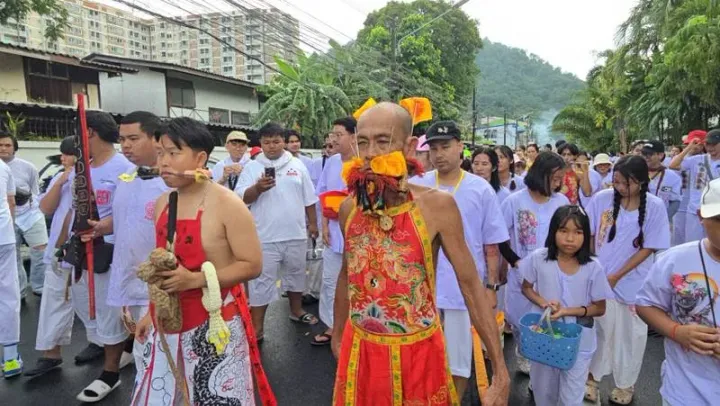 Sapam and Bang Khu deity processions draw crowds in Phuket Town