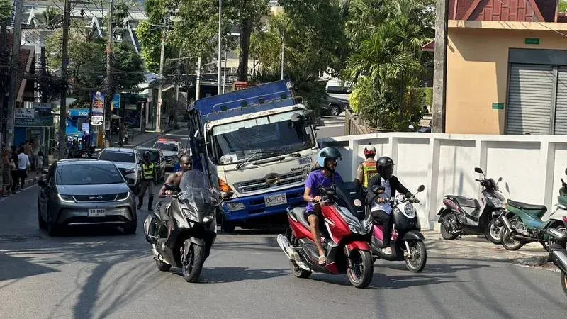 Runaway truck crashes into minibus and resort wall in Kata
