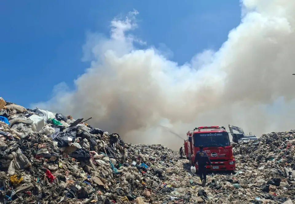 Phuketdump still burning, garbage deliveries halted