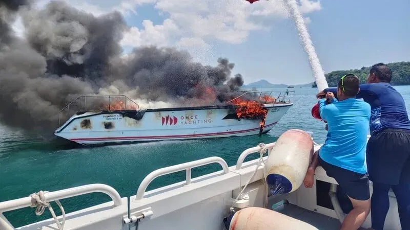 Speedboat fire at Ao Makham, five crew injured