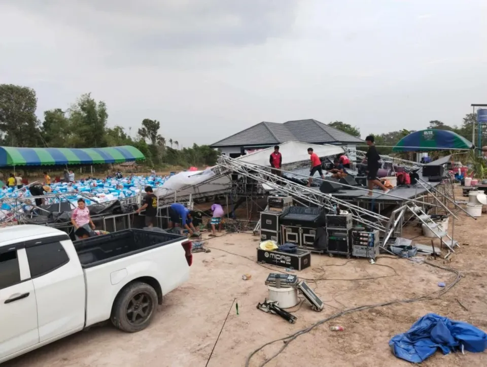 Shocking! 'Summer storm' blows down sound stage at housewarming celebration in Surin, causing damage