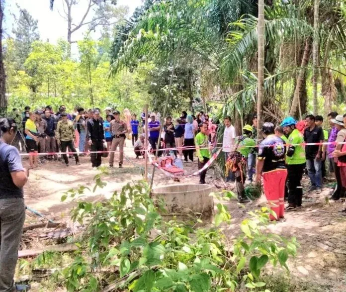 Vier Männer sterben durch giftiges Gas in einem Brunnen auf einer Palmplantage in Phang Nga