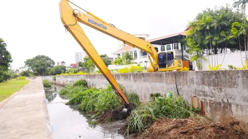 Governor orders urgent drain clearance to minimise flood risk