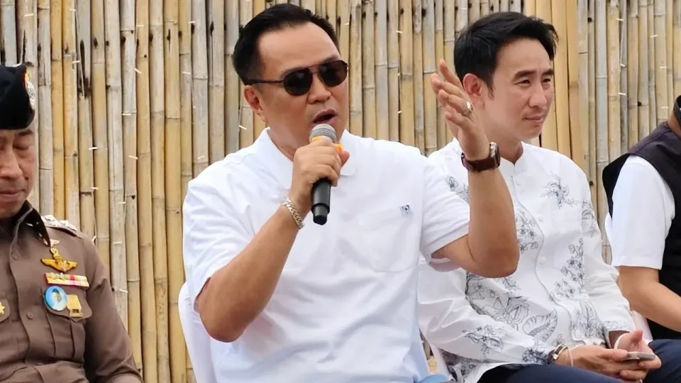 PM ने Phuket में Bang Tao Beach अतिक्रमण और nominee कारोबारों पर साधा निशाना