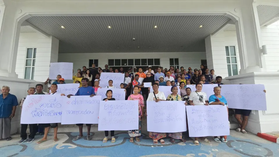 Rawai sea gypsy community asks Phuket governor to probe private seawall construction