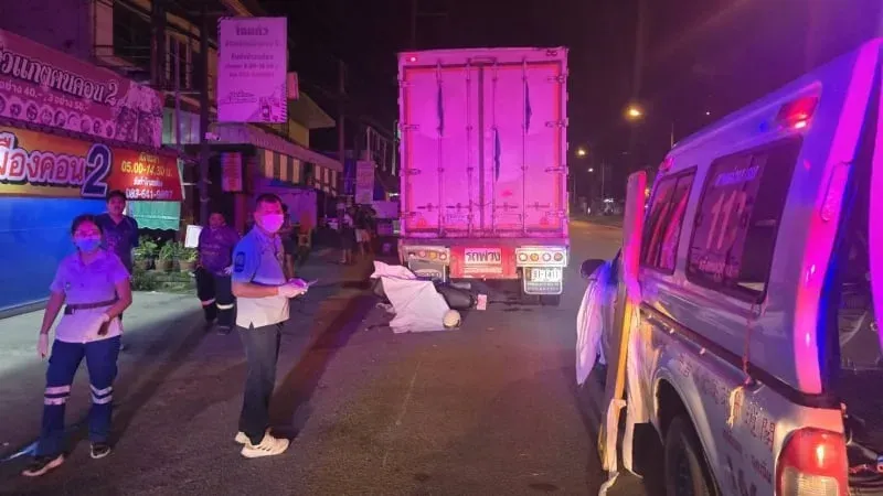 Chiang Mai woman dies after motorcycle crashes into parked truck in Thalang