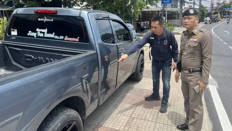 Пуля повредила припаркованный пикап у дома в Kathu