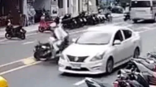 Patong में मोटरसाइकिल दुर्घटना में विदेशी सवार और Thai महिला गंभीर रूप से घायल