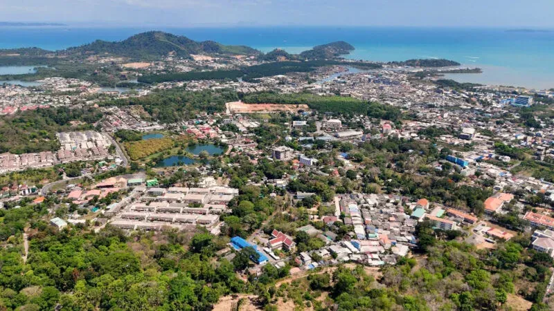 Phuket के प्रॉपर्टी समूह ने तत्काल सरकारी बुनियादी ढांचा खर्च की मांग की, कहा मांग क्षमता से आगे निकल रही है
