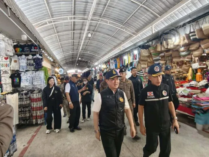 Phuket überprüft 2.000 ausländische Arbeitskräfte und stellt bei inselweiter Razzia 39 Verstöße fest