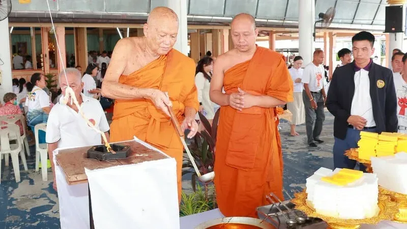 푸껫시, 카오 판사 의식과 촛불 봉헌 준비