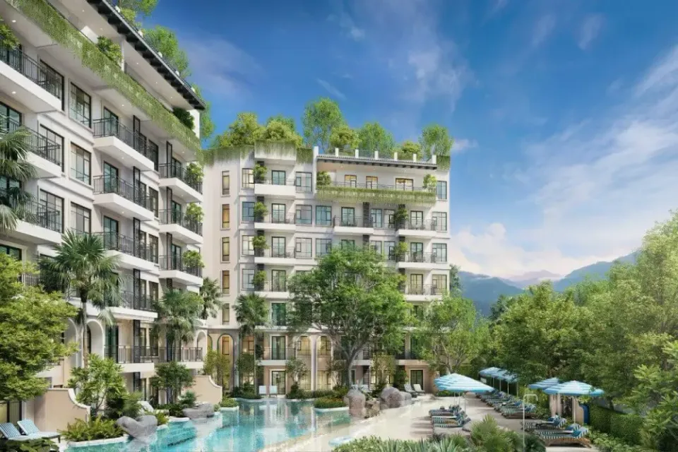 Köpa fastighet på Phuket som utlänning: villa, condo, mark & nominee-risk