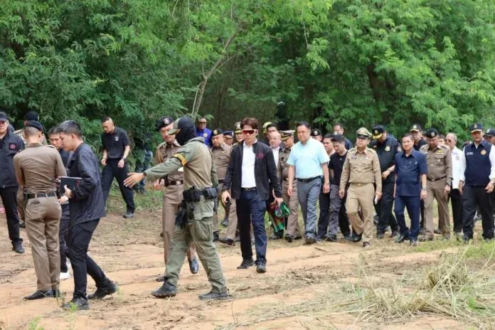 Le Premier ministre thaïlandais se rend dans la région de Pattaya alors que la police enquête sur les décès d’un frère et d’une sœur russes et de trois membres d’une famille thaïlandaise