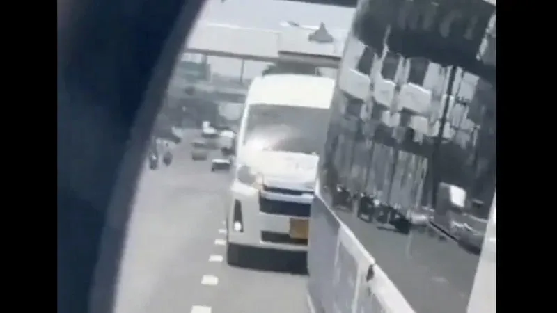 Van auf Phuket in der Kritik, weil er Rettungswagen durch Rotlicht folgte