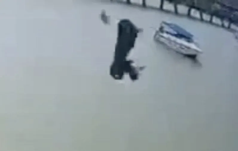 Motorbike plunges into Chalong Bay after throttle reportedly sticks