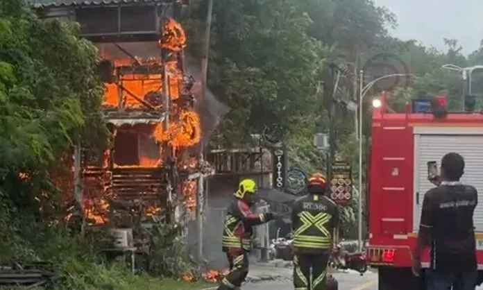 Un incendie détruit un restaurant près de la plage d’Ao Yon à Wichit