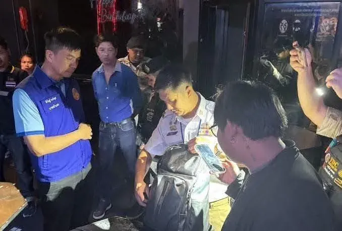 Phuket-myndighetene inspiserte utested i Talad Nuea etter klager på støy og narkotikabruk