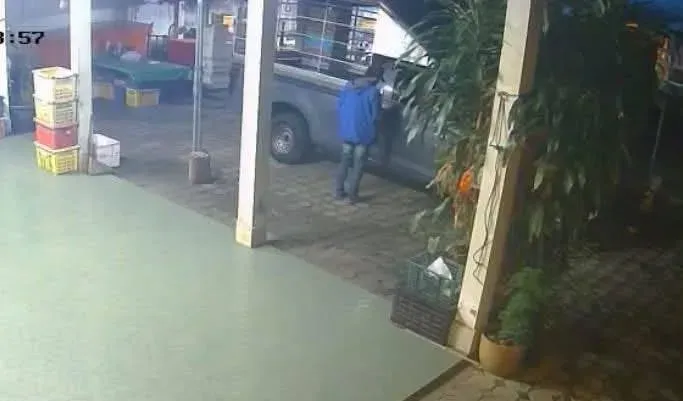 חשוד מבוקש בעקבות פריצה וגניבת טנדר בוויצ'יט