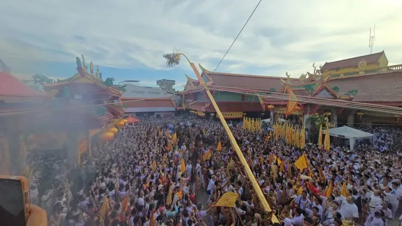 Comienza el Festival Vegetariano de Phuket con el despliegue de 350 efectivos