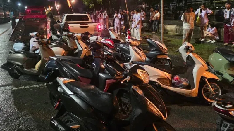 La police provinciale de Phuket saisit 22 véhicules modifiés lors d’une opération de contrôle pendant le festival végétarien