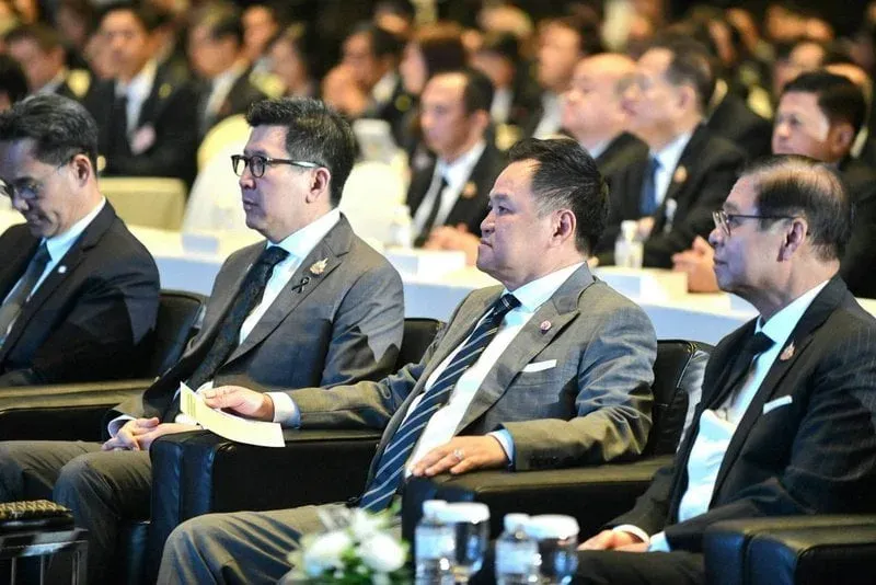 Le gouverneur de la province de Phuket participe à la réunion du NESDC alors que la Thaïlande fixe ses priorités pour le Plan 14