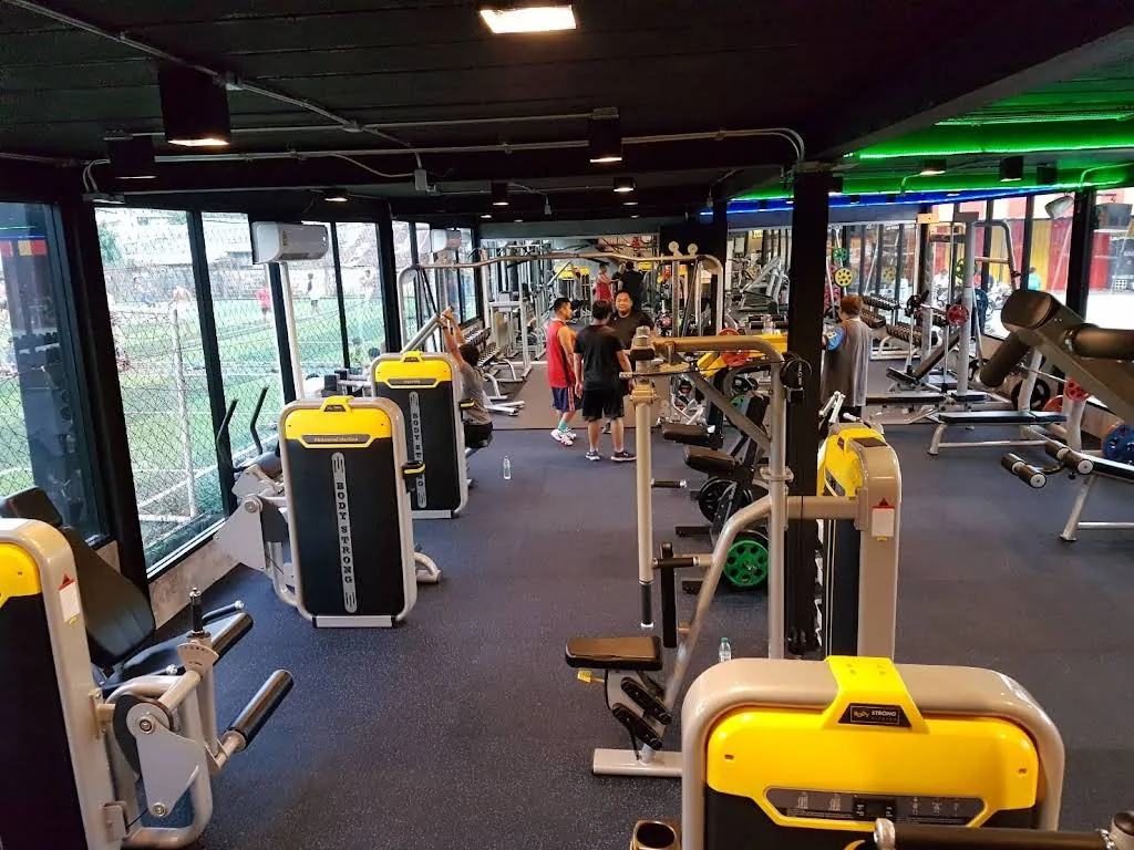 Arena Club Phuket ฟิตเนส&สนามหญ้าเทียม gym photo