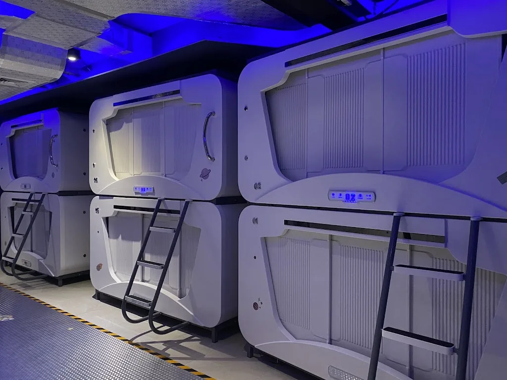 PERA SPACE Capsule Hotel hotel photo