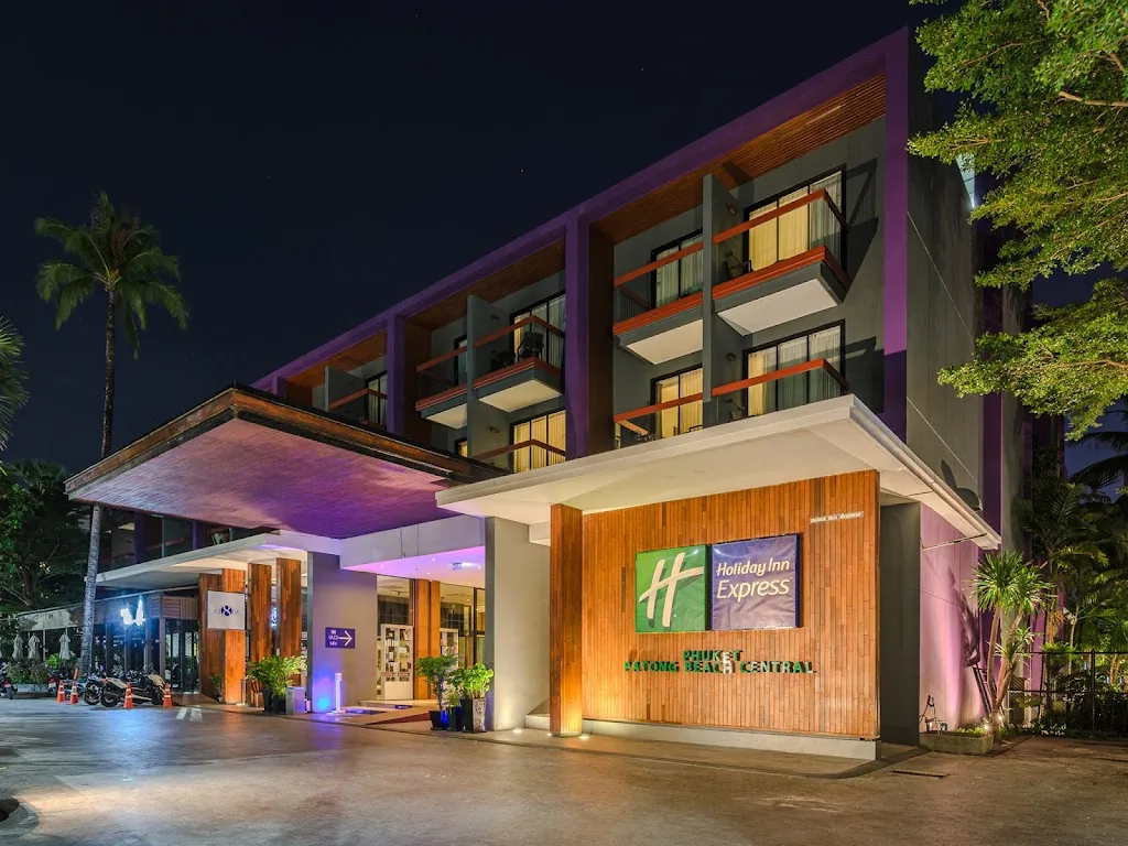 Holiday Inn Exp Patong Beach Ce hotel photo